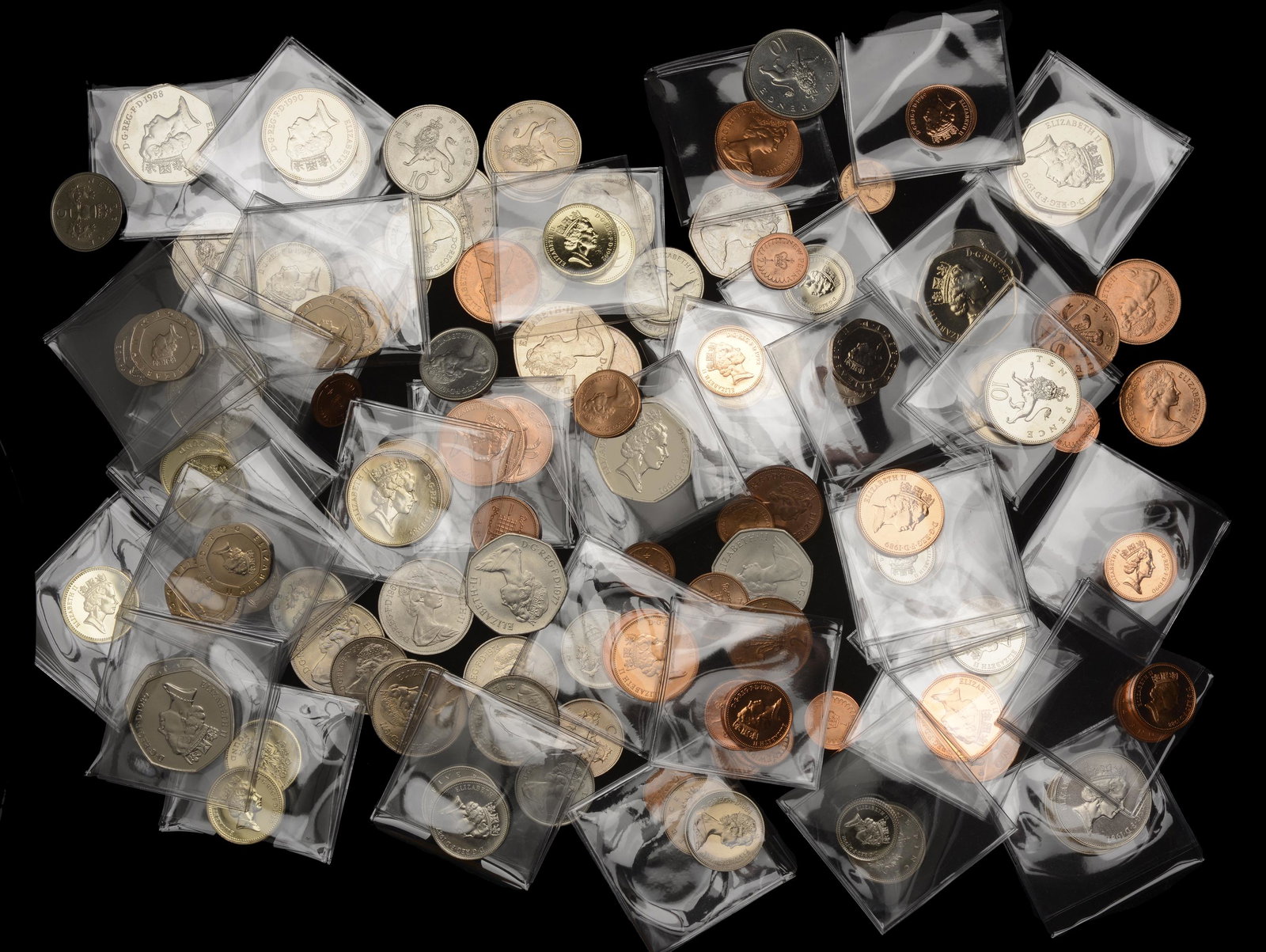 The David Marshall Collection of British Coins: Elizabeth II (1952- ), Miscellaneous decimal issues, viz. Two Pounds (1), One Pound (9), 50 Pence (16), 20 Pence (10), 10 Pence (23), Five Pence (23), Two Pence (16), Pennies (13), Halfpence (13), inc