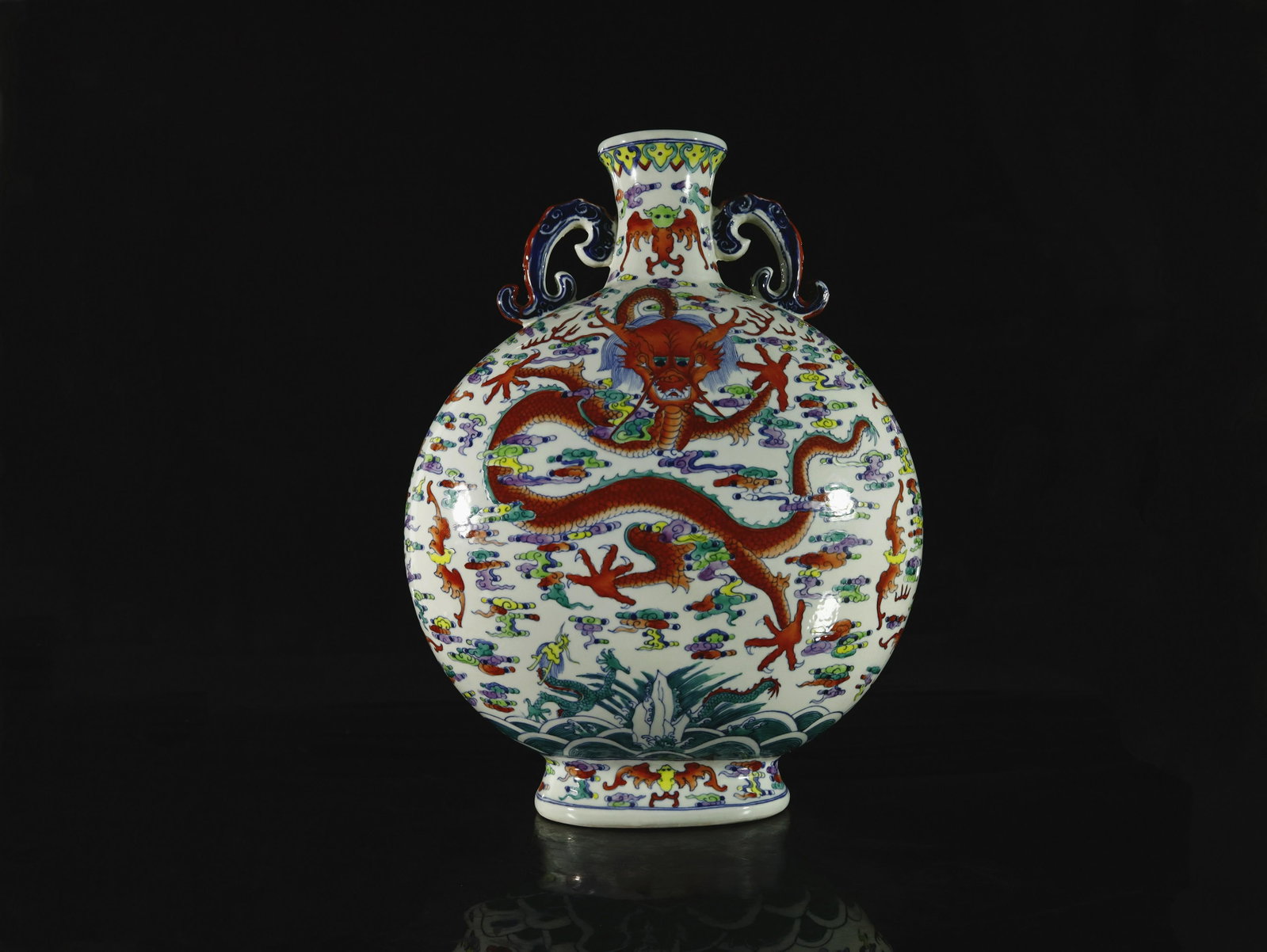 A Magnificent Doucai Dragon Pattern ' Moon' Vase: A Magnificent Doucai Dragon Pattern ' Moon' VaseChinese Qing Dynasty Mark and Period of Yongzheng(1723-1735) Size:46cmx27cmx58cm