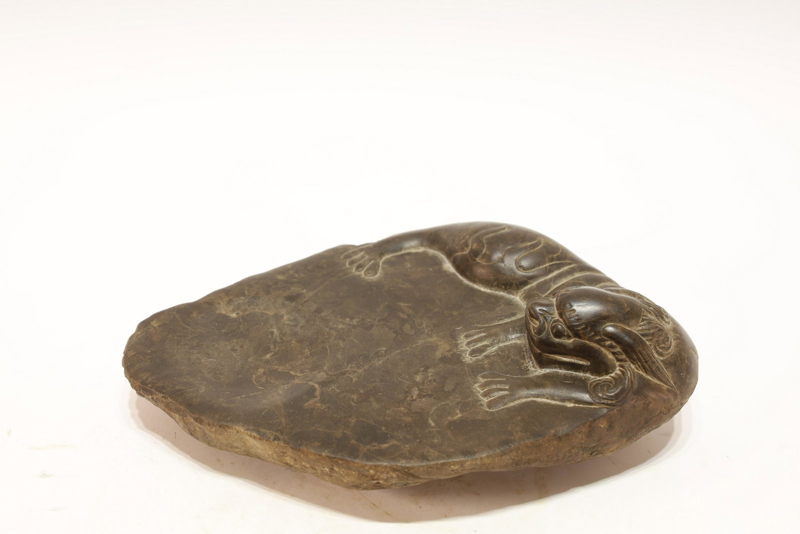 A Superb Tiger-carved Duan Inkstone: A Superb Tiger-carved Duan Inkstone Chinese Qing DyanstySize:19.5cmx9cmx28.3cm