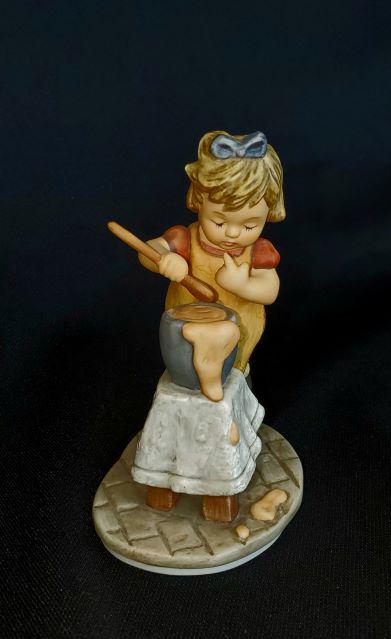 Made With Love BH 138 Goebel 2000: Made With Love BH 138 Goebel 2000 - Berta Hummel