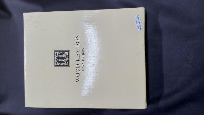 Wood Key Box - Storage for your Keys: Wood Key Box - Storage for your Keys