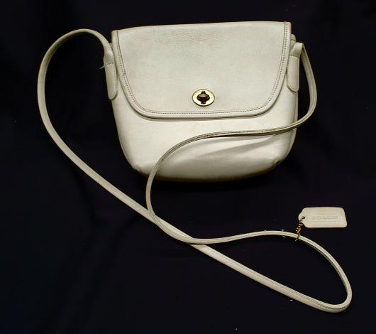 Ladies Coach Handbag: Beautful Ladies Tan Leather Coach Handbag with shoulder strap