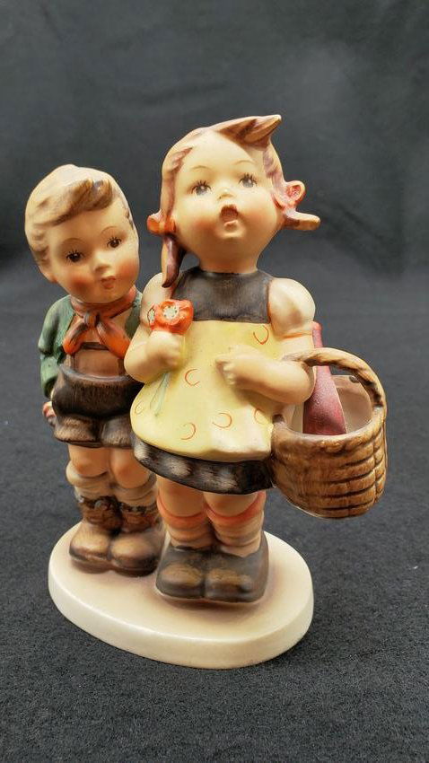 Hummel To Market HUM: 49/0 5 1/4" tall: Hummel To Market HUM: 49/0 5 1/4" tall