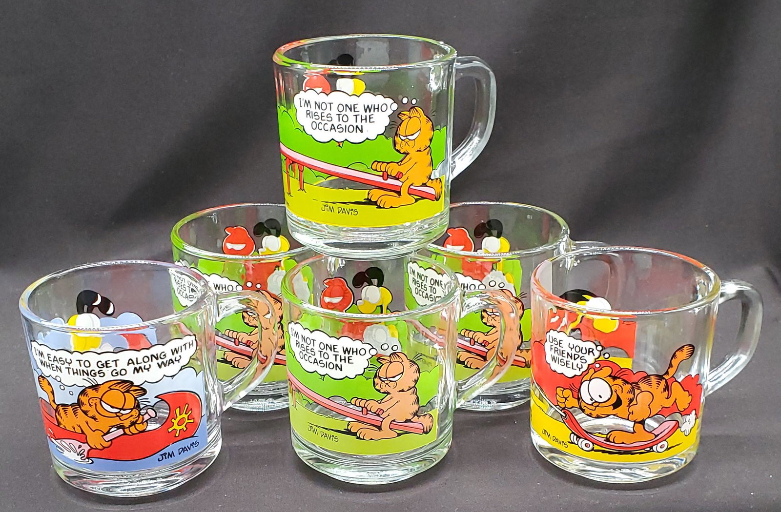 Garfield Mugs: Garfield Mugs set of 6, no cracks or chips
