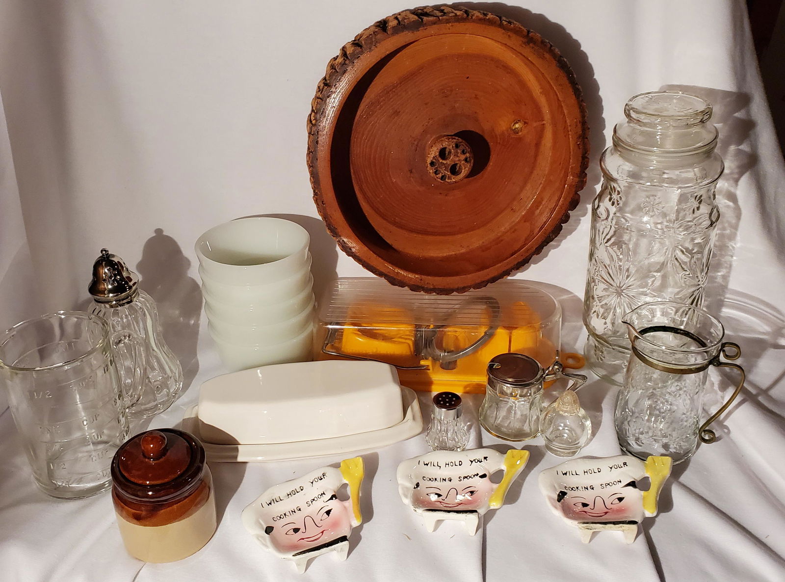 Assorted Kitchen Items: Assorted Kitchen Items, including butter holder, egg slicer, ramakins, S&P shakers, old fashioned measuring cup