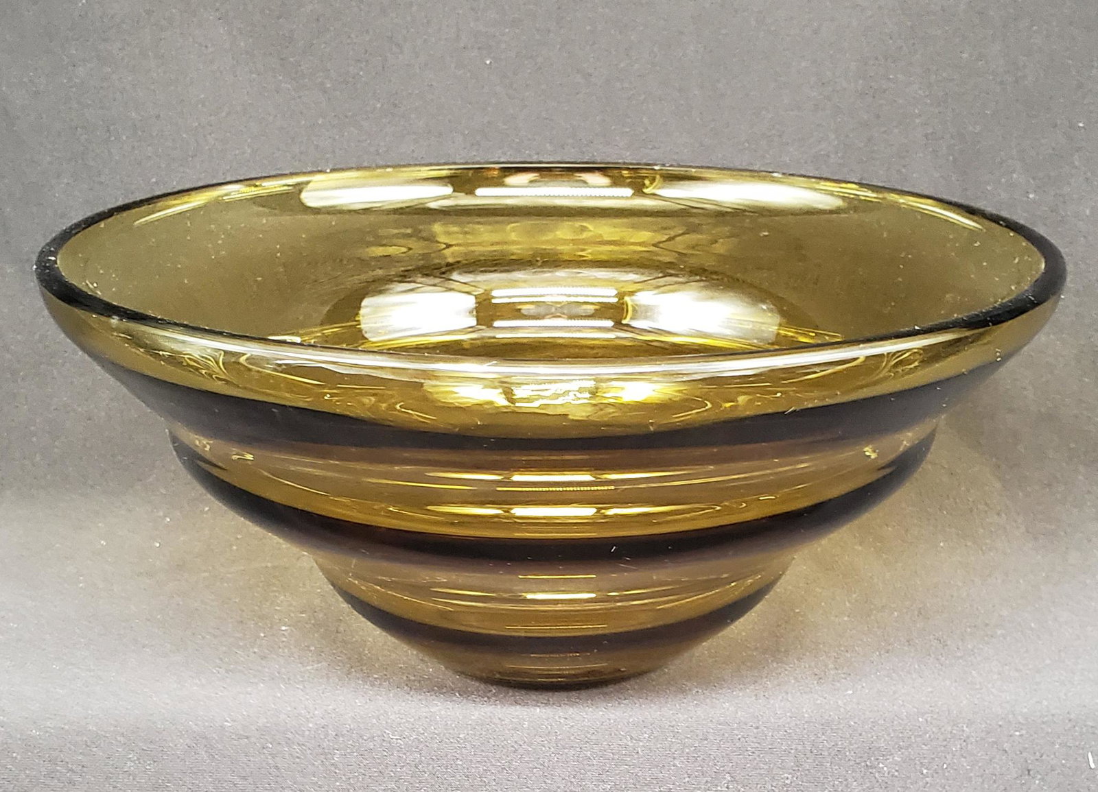 Vintage Hazel Atlas Amber Glass Bowl: Vintage Hazel Atlas Amber Glass Bowl, 10inches wide, 4inches tall