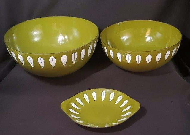 Cathrineholm Enamel Vintage Green Serving Bowls (1 of 4)