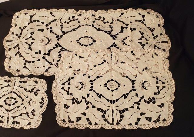 Vintage lace table linens: Gorgeous intricate off white lace table linens measure 13.5x9.5 and 22.5x15.5inches