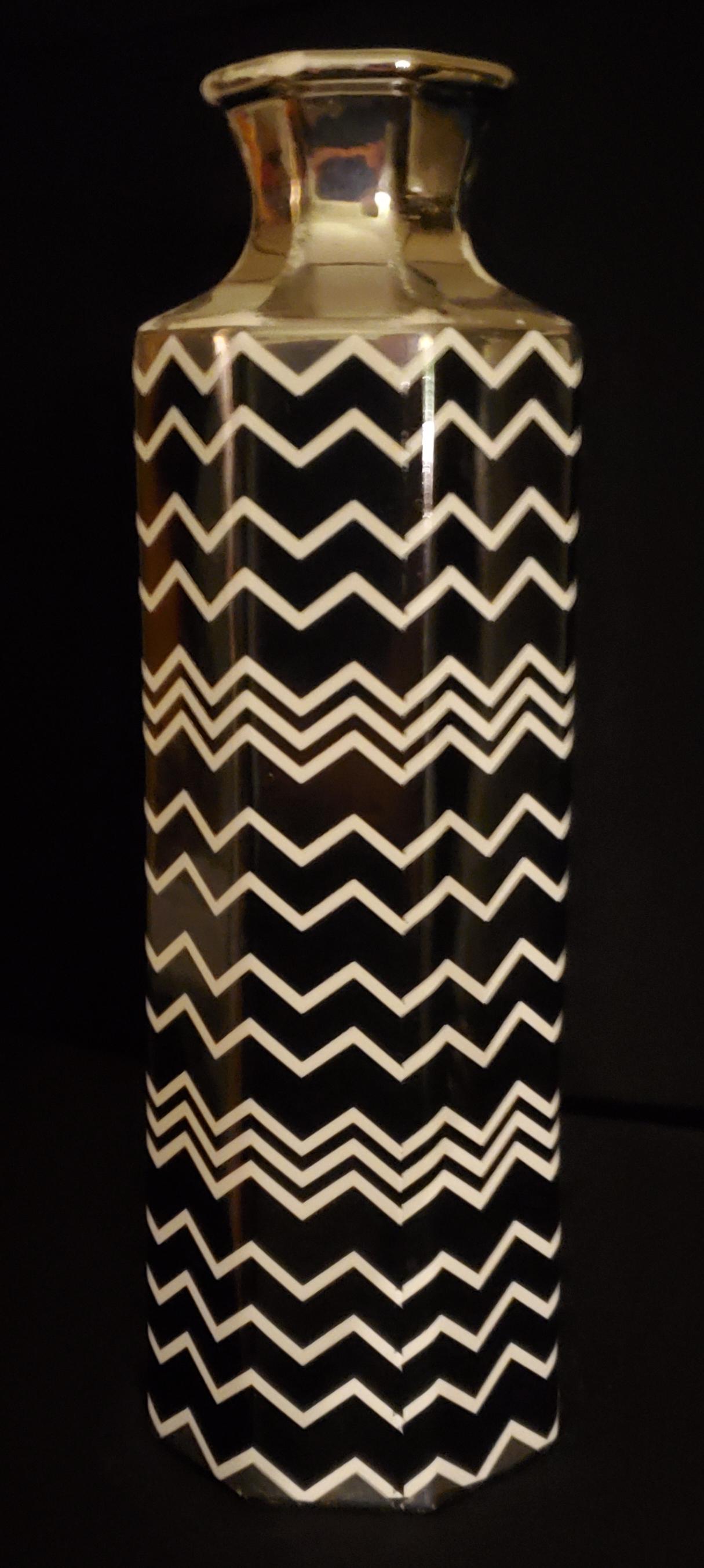 Missoni for Target Silver/Black/White Vase: This is a 2011 Missoni for Target black/white/silver ceramic large vase. 15" tall with a 5"base It will made any room special; this decorative Collectibles vase
