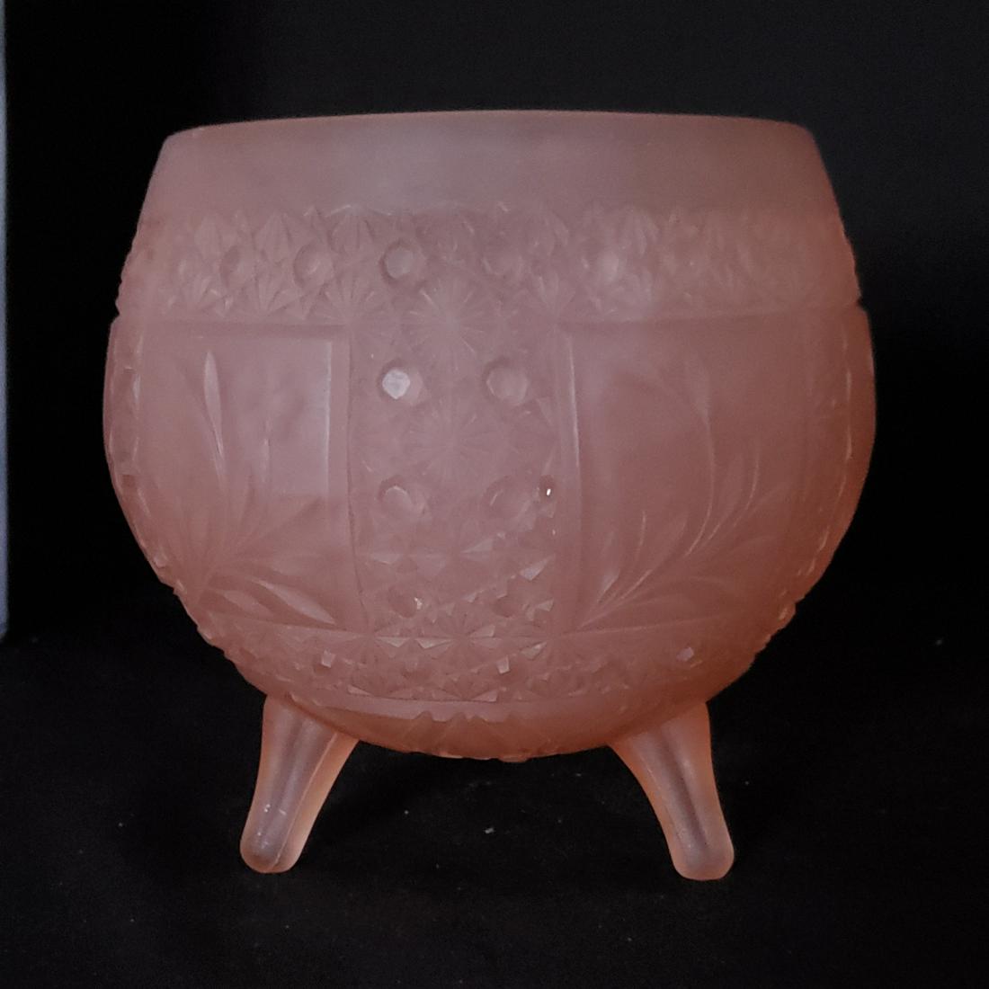 Vintage Daisy Button Pink Smith Wright Fenton: Vintage Daisy Button Frosted Pink Smith Wright Fenton Glass Round Vase it's 7" tall and 8" opening this vase - it sits on 3 legs