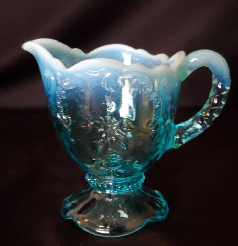 Fenton Blue Opalescent Daisy Glass Creame: RARE! Vintage EAPG Fenton Blue Opalescent Daisy Glass Creamer 5" tall