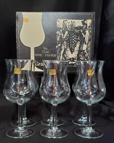 Set of six vintage luminarc grand Vin wine glasses: Beautiful set of six vintage grand Vin wine glasses by Jay. G. Durand by luminarc France. Â Imported from France in original box