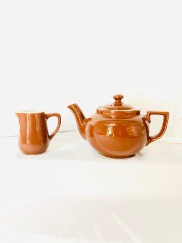 Vintage Hall Tea Pot and Creamer (1 of 2)