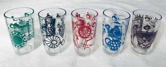 Vintage Swanky Swigs Juice Glasses: Vintage Mid Century Set of 5 swanky swigs juice glasses. Circa 1954, Pennsylvania Dutch Pattern