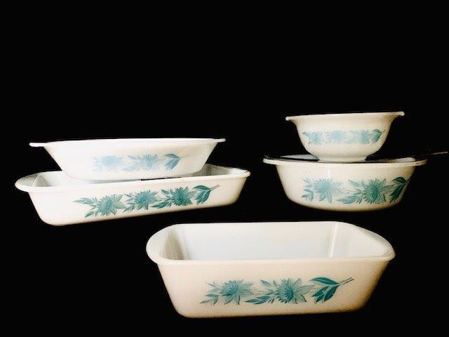 Vintage Glasbake Cookware Teal Sunflower (1 of 1)