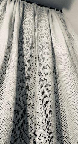 Set of vintage double scalloped lace Curtains (1 of 2)