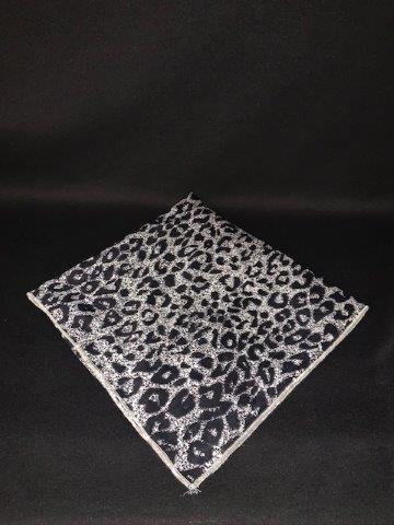 Fabulous Cheetah Print Table Cloth (1 of 1)