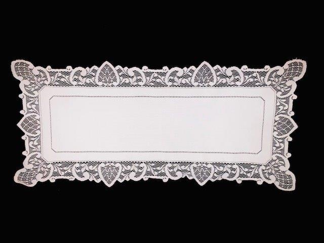 Gorgeous Vintage Lace Bordered Table Runner (1 of 1)