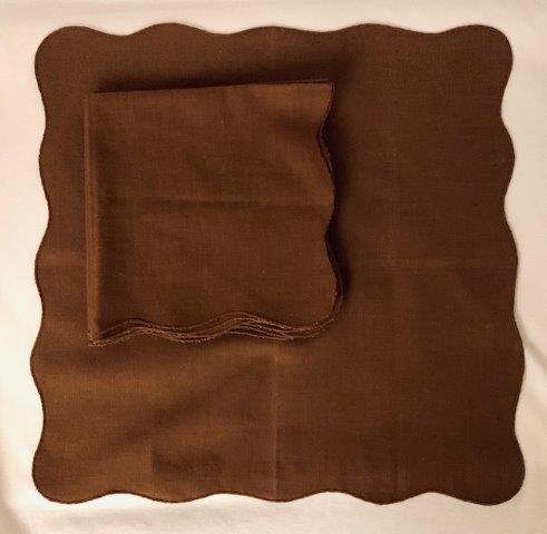 Set of 5 scalloped edge brown Napkins: Great detail with the scalloped edge on these chocolate brown cloth napkins