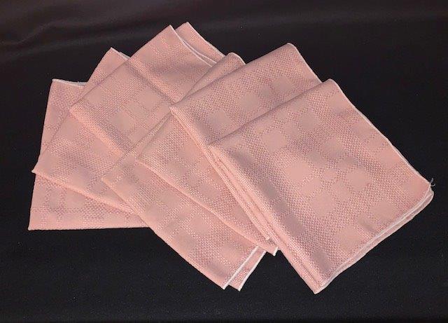 7 light pink Dinner Napkins: Set of 7 vintage light pink textured dinner napkins with white piping edge 17x17 inches