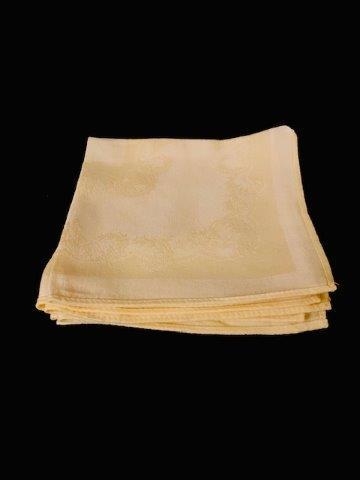 Set of Soft Yellow Patterned Napkins: Set of 5 patterbned soft yellow dinner napkins