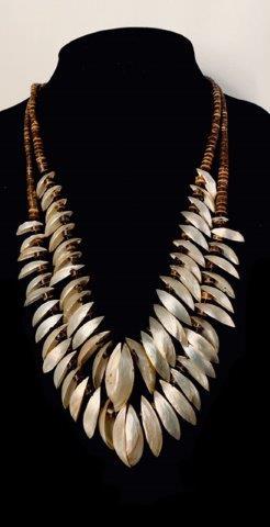 Mother of pearl iridescent shell necklace (1 of 1)