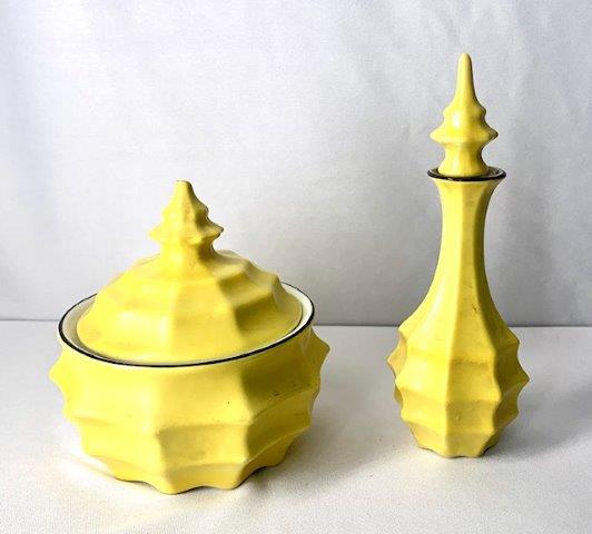 Unique Beehive Bavarian Containers: So Unique and beautiful. Small chip on lid of shorter one