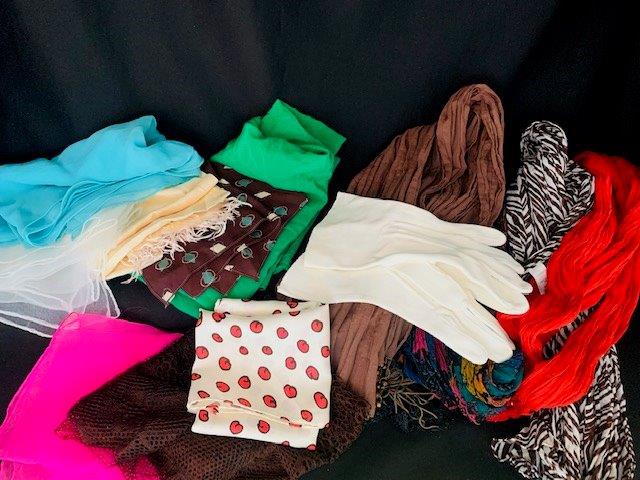 Ladies Linen Lot: Includes vintage gloves, scarves and handkerchiefs. Various Items sold AS IS. Some items may haver slight imperfections that are barely noticeable. Larger imperfections will be noted accordingly. View