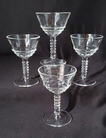 Vintage 5 inch wine/cordial glass set (1 of 1)