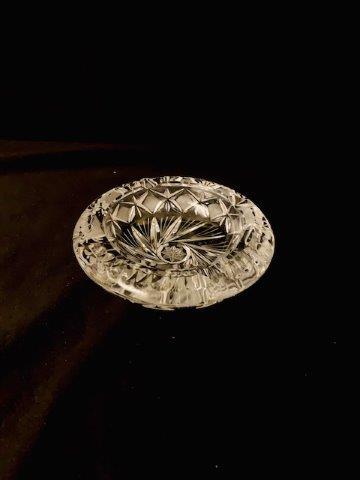 Vintage cut crystal ashtray (1 of 2)