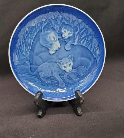 Copenhagen Porcelain 1982 Made in Denmark: Mors Day "Mother's Day" Plate replacements.com asking $80