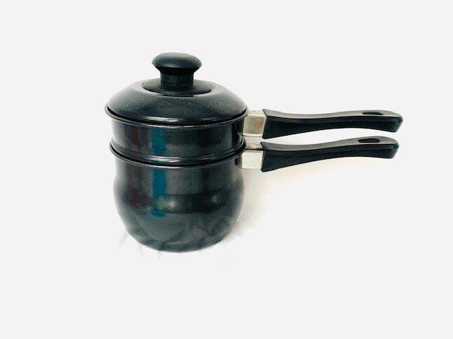 Black Enamel Double Boiler Pan: Vintage blac k double boiler pan Marked T.W. made in China.