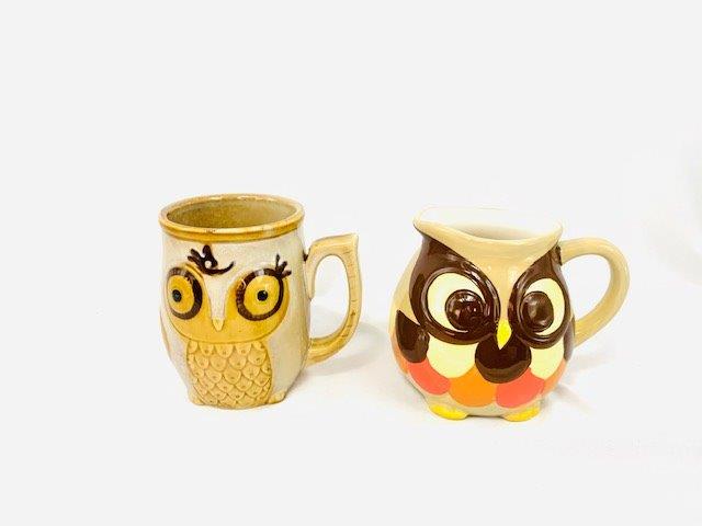 Pair of Gibson/Mesa Owl Mugs: Complimentary pairing of owl mugs one Joy Gibson and the other by Mesa.