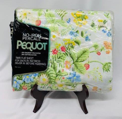 Vintage Peacock Flat S heet - Twin: Dacron and Cotton -- no iron vintage twin size flat sheet new, in package.