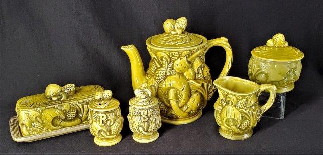 Vintage Mushroom Tableware Set of 6: This is a really cute Mushroom DÃ©cor Vintage Set. This set includes Teapot 7" tall, Creamer Pitcher, Sugar Bowl with Lid, Butter Dish with Covered, Salt and Pepper Shakers,