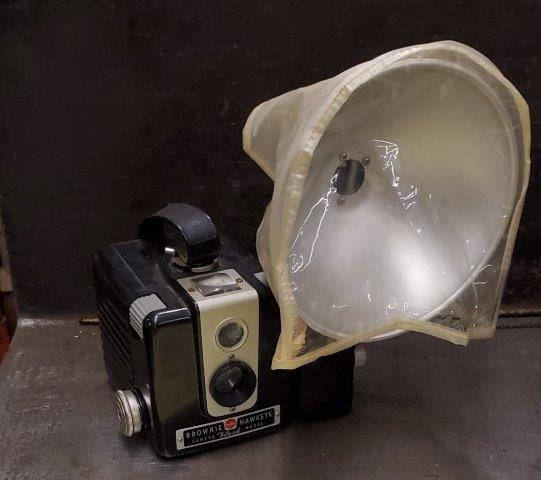 Antique Kodak Brownie Hawkeye Camera with Flash (1 of 2)