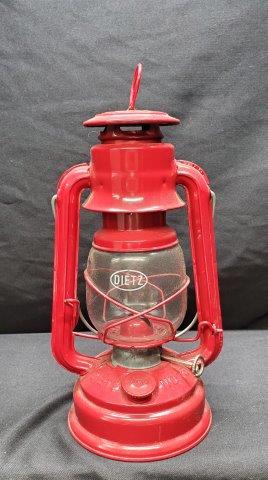 Dietz Lantern Red (1 of 2)