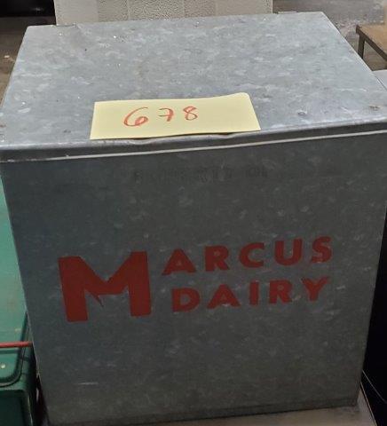 Vintage Marcus Dairy Box: Vintage Marcus Dairy Box