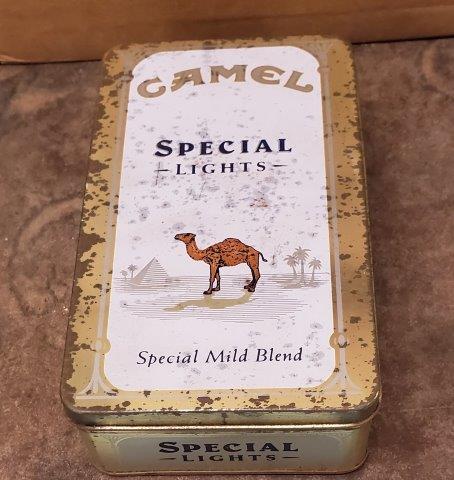 Vintage Tin Camel Light Cigarette Case Holder: Vintage Tin Camel Light Cigarette Case Holder