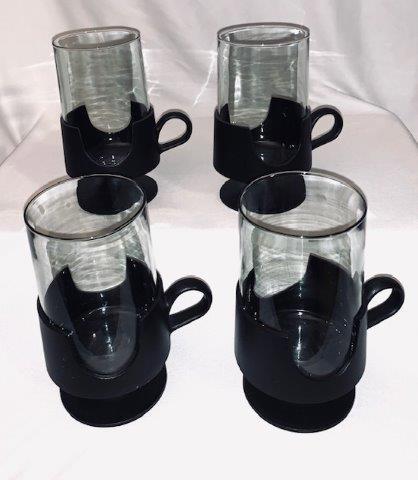 Set of 4 Glas-Snap by Corning: Unique Glass That Fits Into Plastic Base (5 inch)