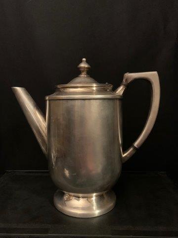 Vintage Indestrucable Kettle Pot: Made In The U.S.A Marked 1320 (9 inch tall)