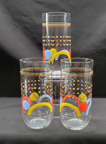 Geometric Tumbler Trio: Set of 3 colorful tumblers with geometric design, 6 inches tall