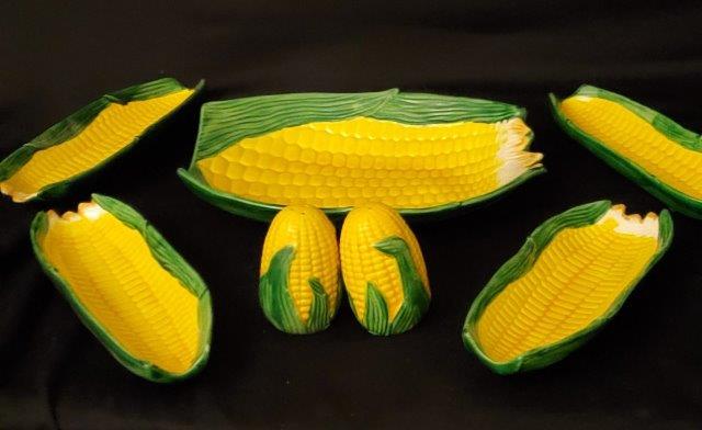 Corn Trays Set w/Salt & Pepper Shaker: All 7 piece Set89