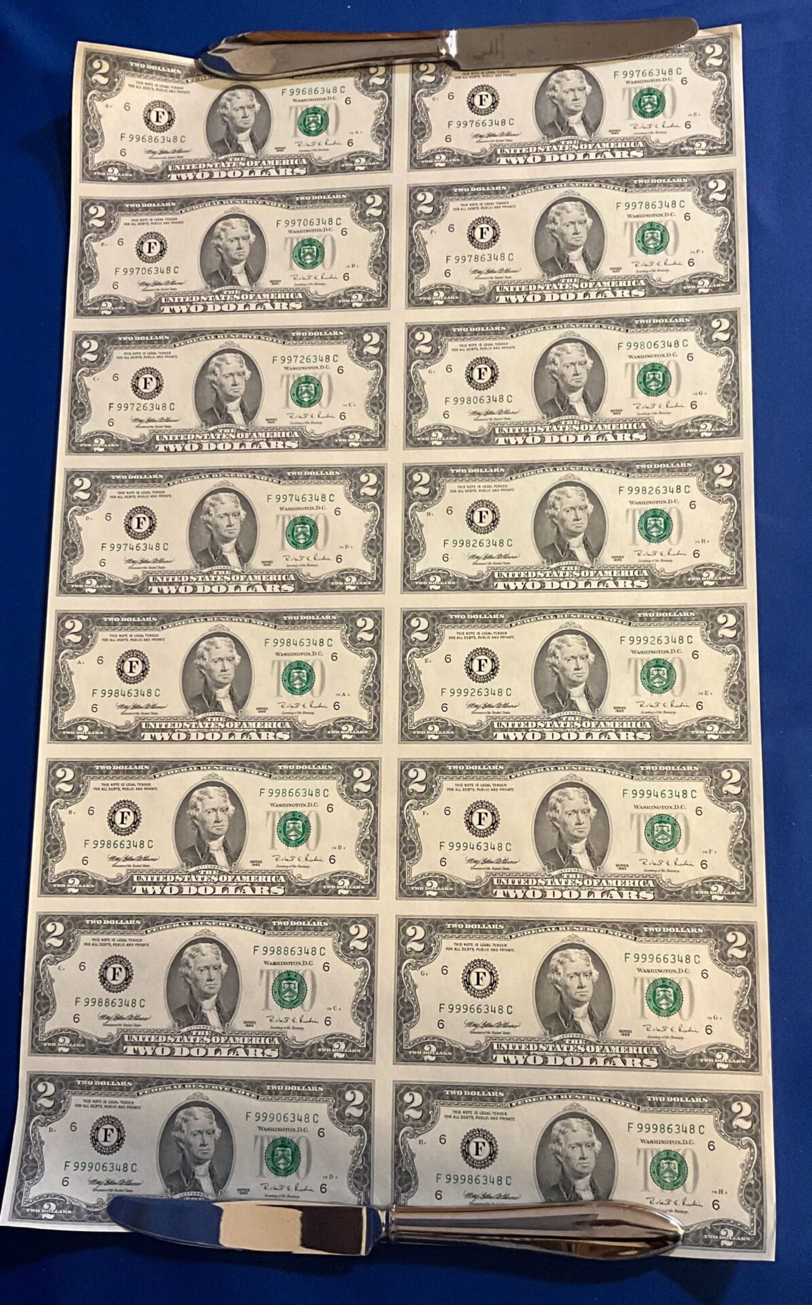 $2 Dollar Sheet 16 -$2 Bills Seriers 1995: $2 Dollar Sheet 16 -$2 Bills Seriers 1995 The design on the $2 note depicts the "Signing of the Declaration of Independence" based on John Trumball's painting.