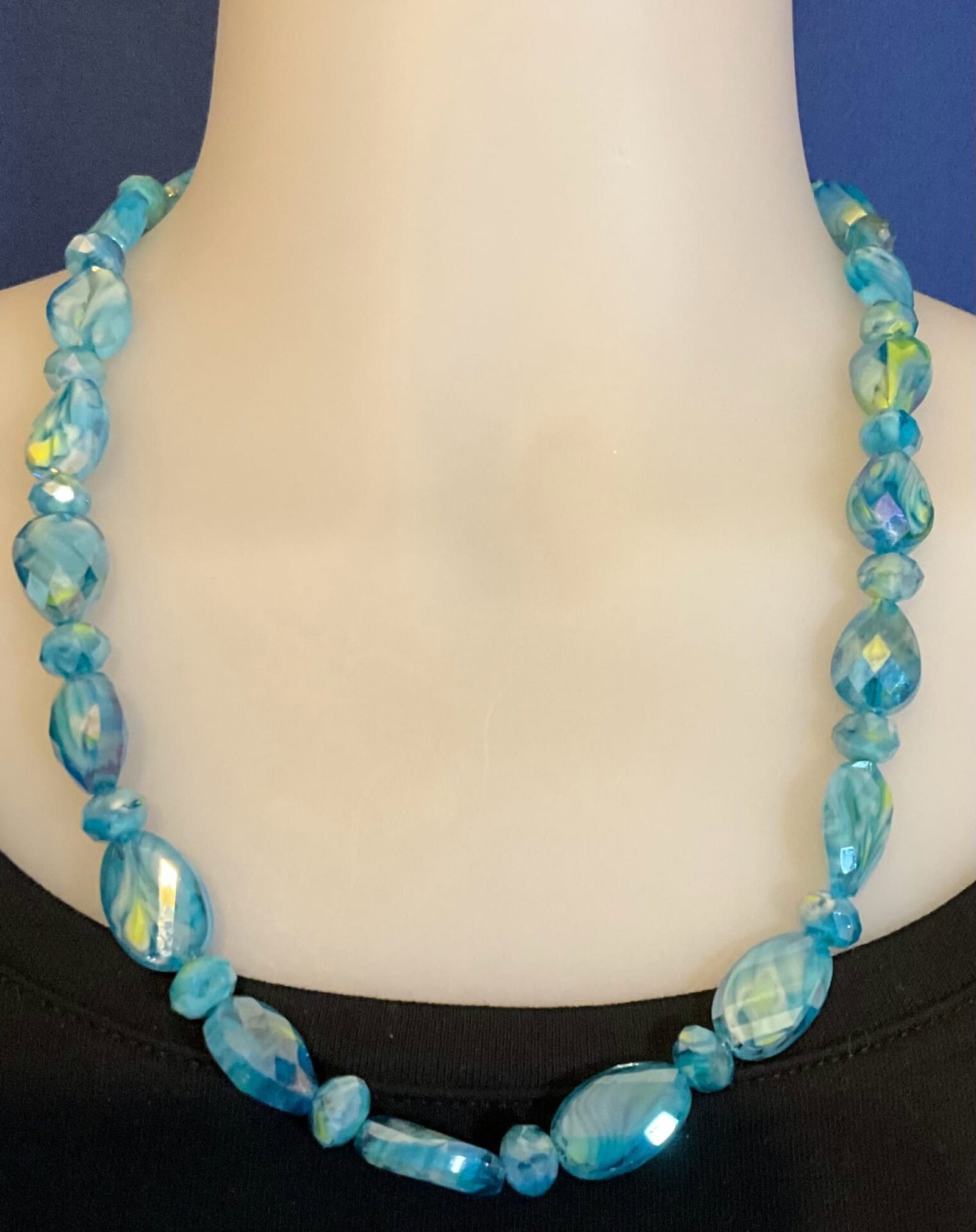 Blue Aurora Borealis Crystal Strand Necklace 18" long: Blue Aurora Borealis Crystal Strand Necklace 18" long