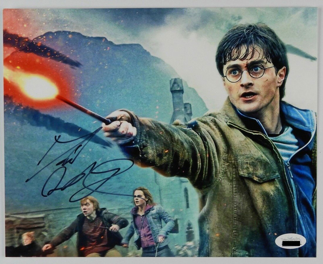Signed Harry Potter Photo JSA: This 8 x10 photo is autographed by Daniel Radcliffe This item is JSA authenticated .This item comes with a Certificate of Authenticity from a third party authenticator. This Certification of Authentic