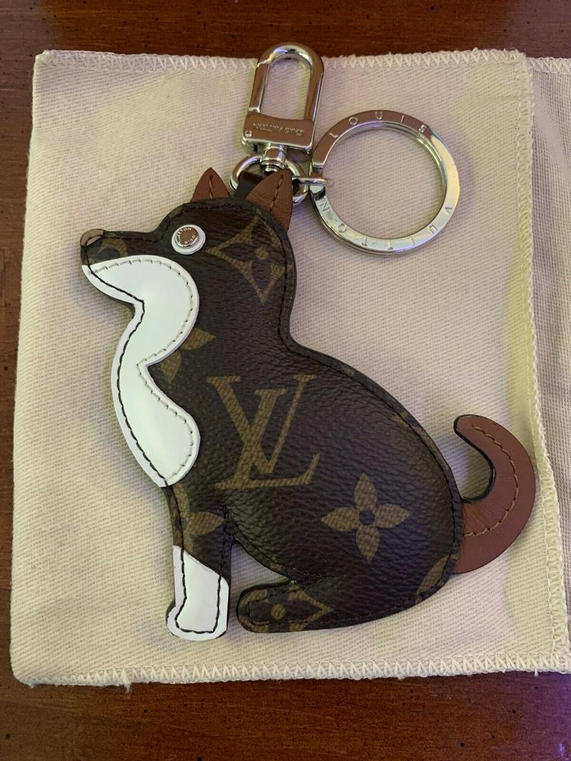 Giảm giá Lv dog bag charm  key holder  BeeCost