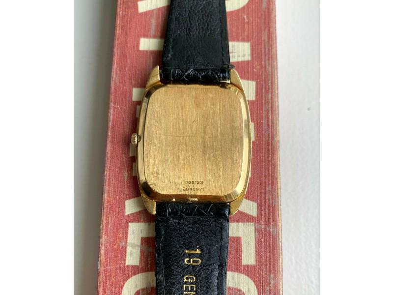 Vintage Universal Geneve Golden Shadow Vintage: Vintage Universal Geneve Golden Shadow Vintage Automatic 18K Yellow Gold Watch SKU No.124974347191-E Condition: Pre-Owned Model: Universal Geneve Golden Shadow MORE DETAILSItem Specifics:Band Color: B