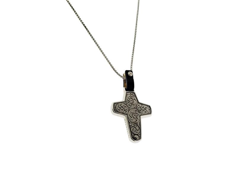 Stephen Webster England Made Me Black Mother Of Pearl: Stephen Webster England Made Me Black Mother Of Pearl Cross Necklace SKU No.333724963788-E Brand: Stephen Webster Condition: Never Worn Metal: Sterling Silver Model: 333724963788-E Size and Fit: Lengt