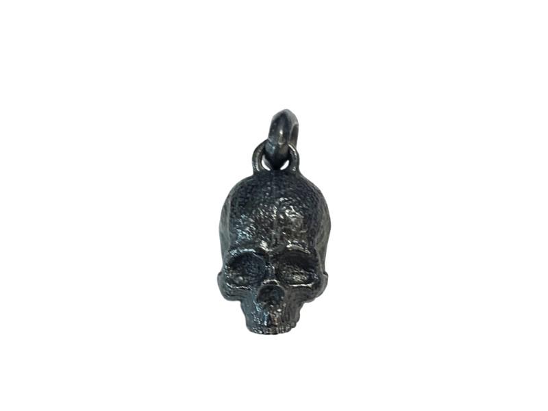 David Yurman Sterling Silver Skull Black: David Yurman Sterling Silver Skull Black SKU No.DAVIDYURMA-6178265D807EC Brand: David Yurman Condition: Never Worn MORE DETAILSSterling silverLength: 16mmComes with David Yurman pouch
